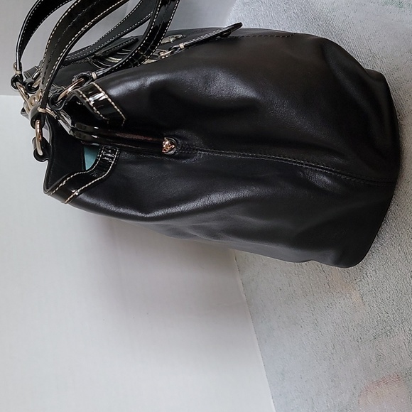 Coach Laura black leather shoulder handbag with kisslock middle closure - Picture 6 of 16